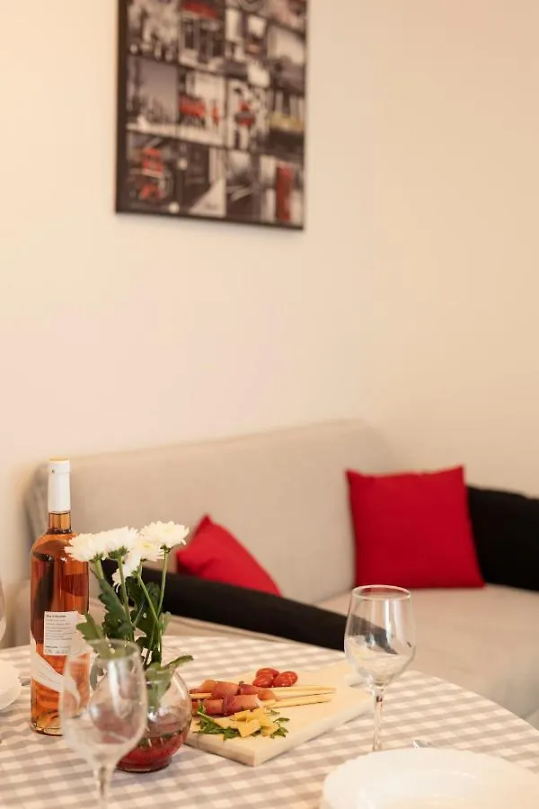 Studio Apartman Amalie Pazin 0*,